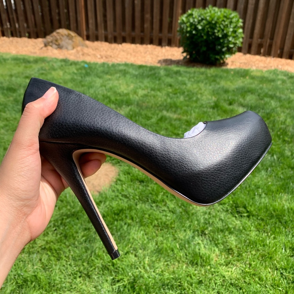 Charles by Charles David NWT leather Heels!